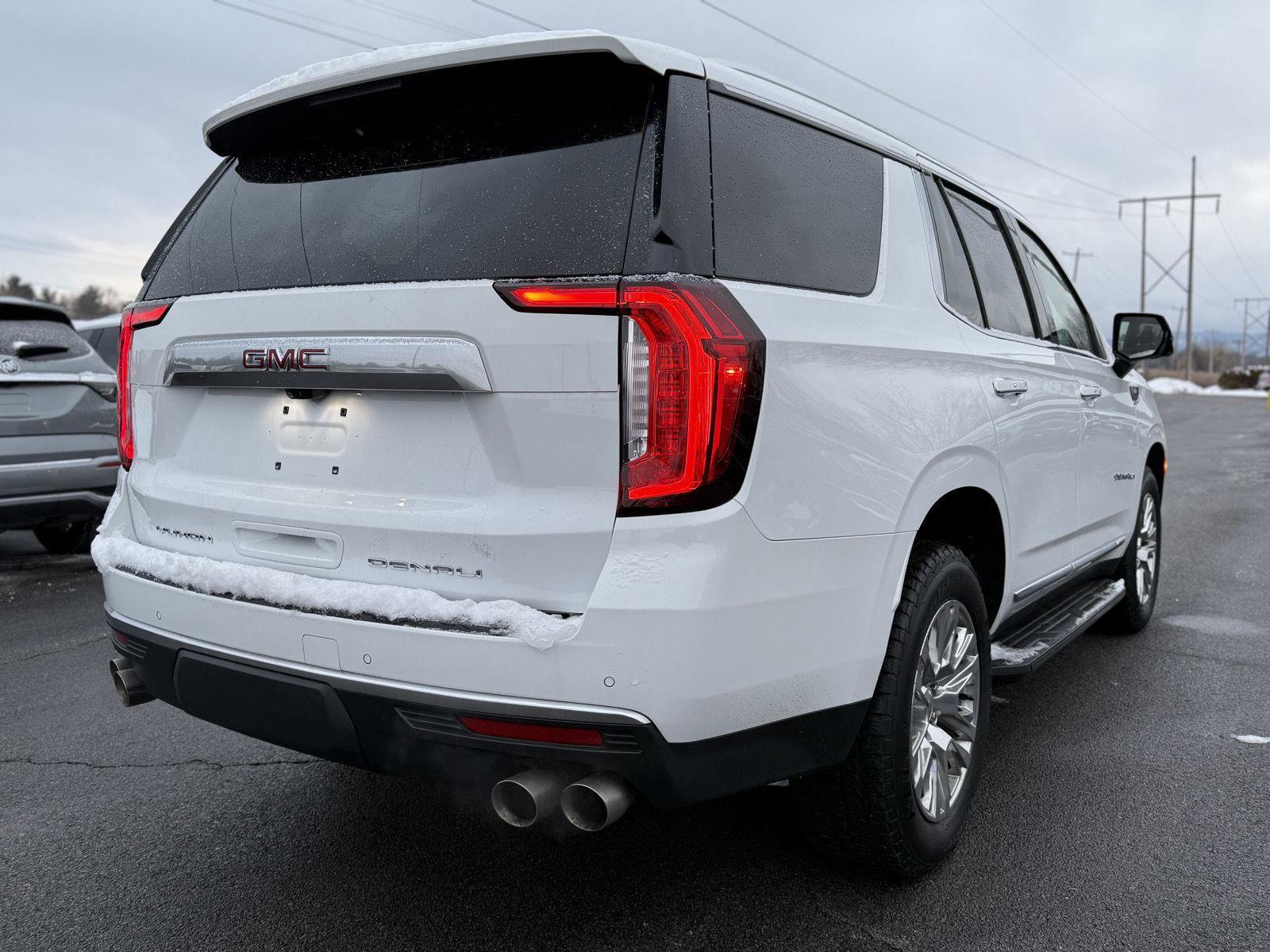 Used 2021 GMC Yukon Denali w/ Advanced Technology Package image 5