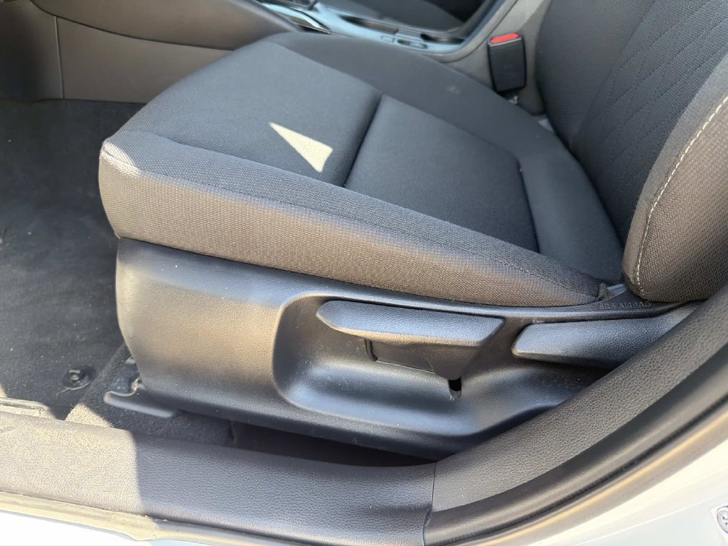 Used 2025 Toyota Corolla LE FWD image 18
