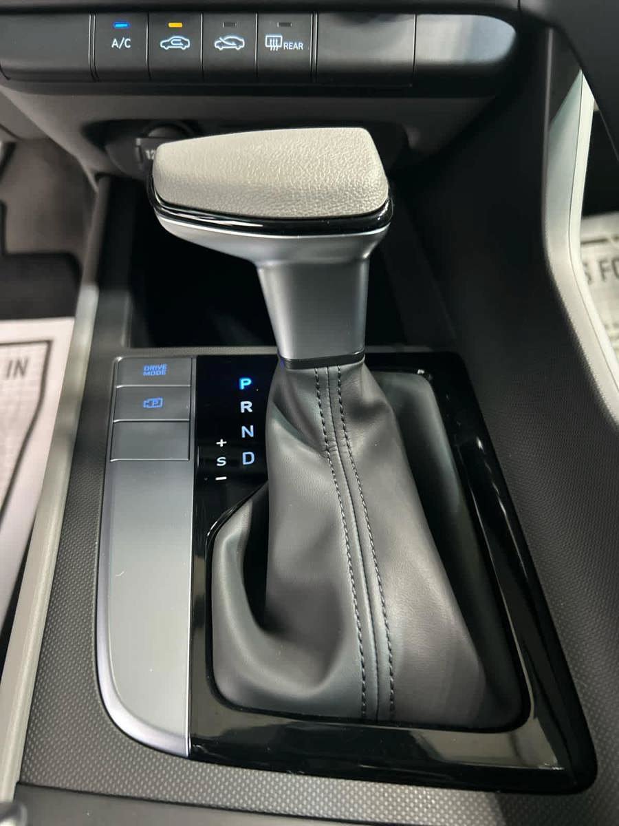 New 2026 Hyundai Elantra SE FWD image 7
