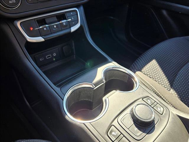 Used 2023 GMC Terrain SLE w/ Driver Convenience Package image 12