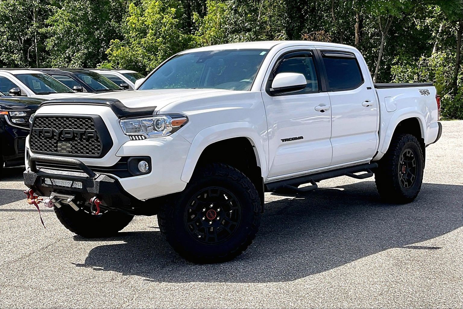 Used 2022 Toyota Tacoma SR5 AWD/4WD image 3