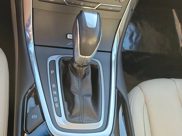 Used 2015 Ford Edge Titanium w/ Technology Package image 28