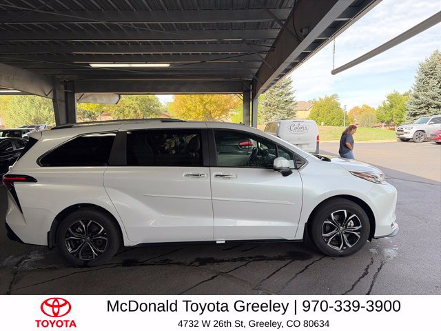 Certified 2025 Toyota Sienna Platinum AWD/4WD image 3