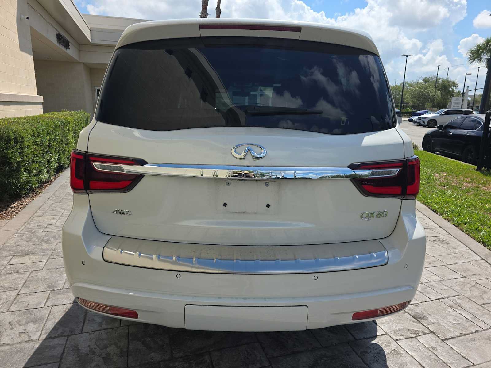 Certified 2024 INFINITI QX80 Sensory w/ All-Season Package AWD/4WD image 5