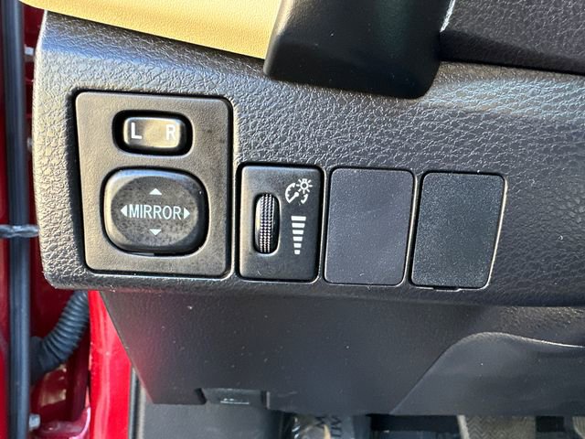 Used 2018 Toyota Corolla LE FWD image 29