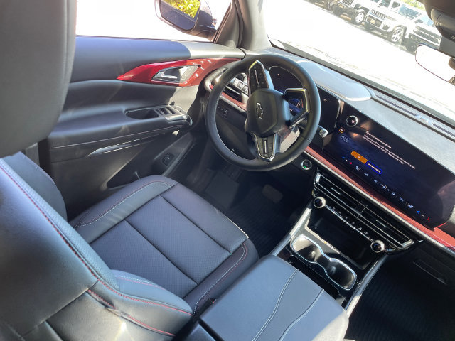 Used 2026 Chevrolet Traverse Z71 w/ LPO, Floor Liner Package AWD/4WD image 25