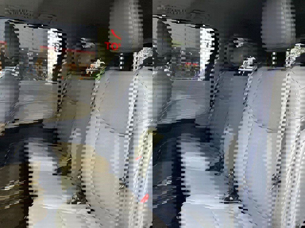 Certified 2023 Toyota Sienna XLE image 11