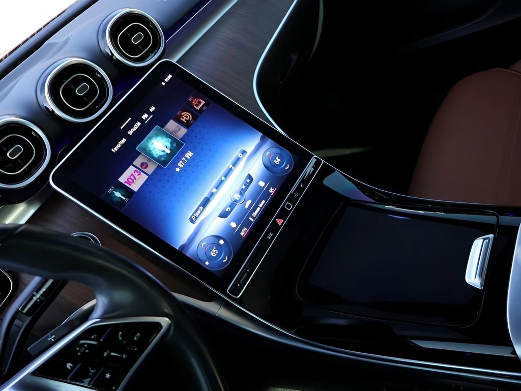 Certified 2022 Mercedes-Benz C 300 4MATIC Sedan image 21