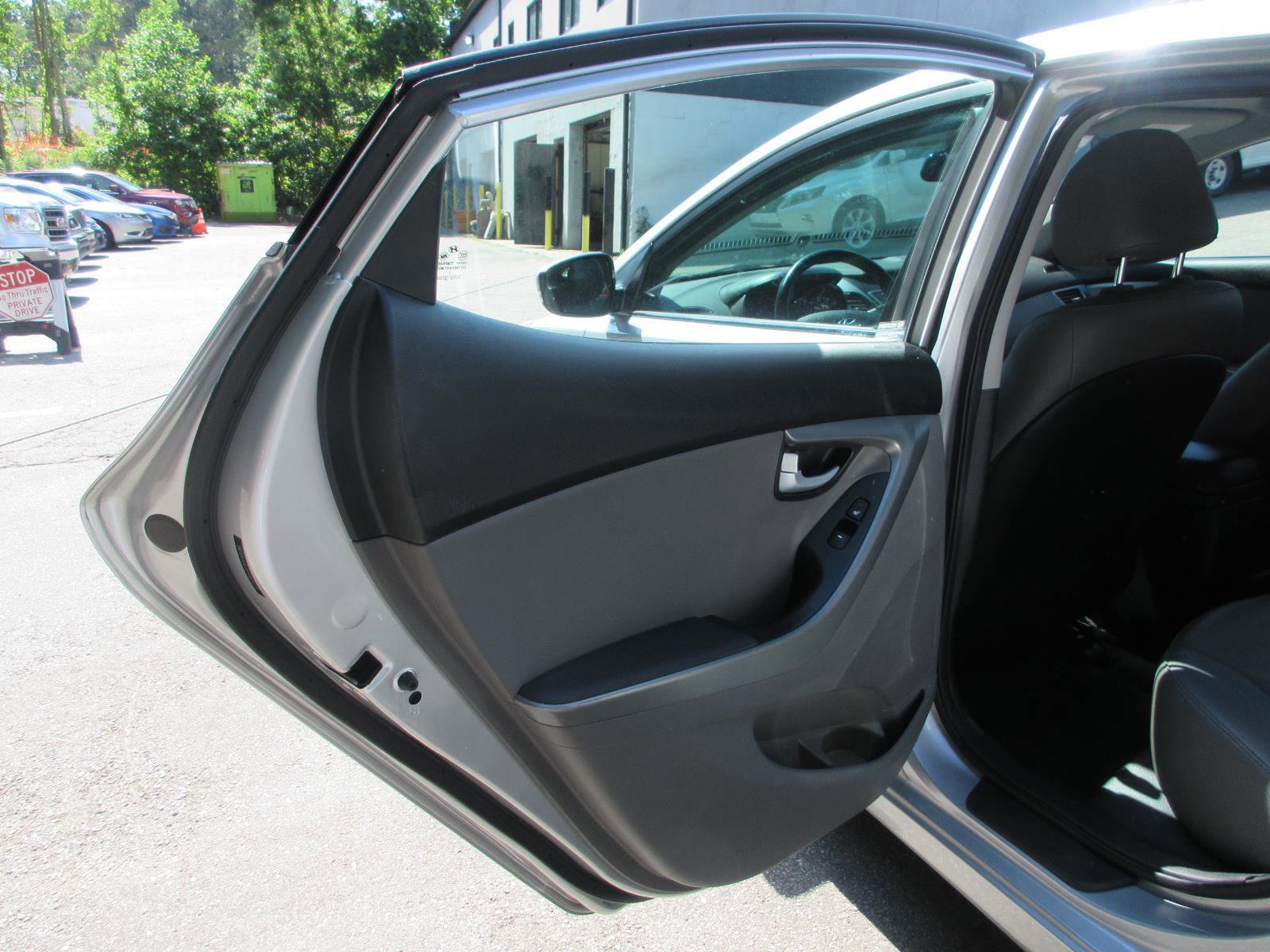 Used 2014 Hyundai Elantra Limited FWD image 12