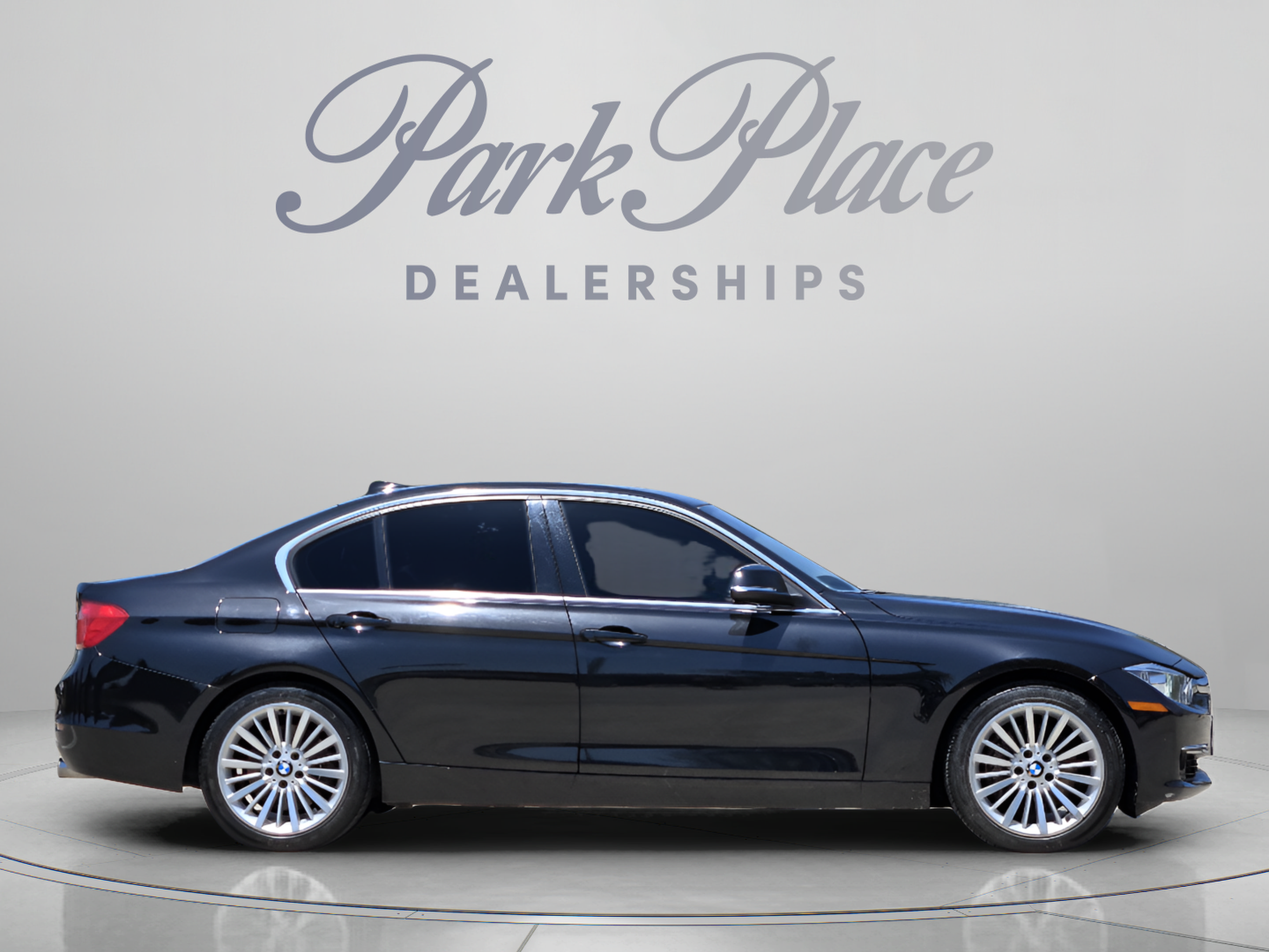 Used 2013 BMW 335i xDrive Sedan AWD/4WD image 6