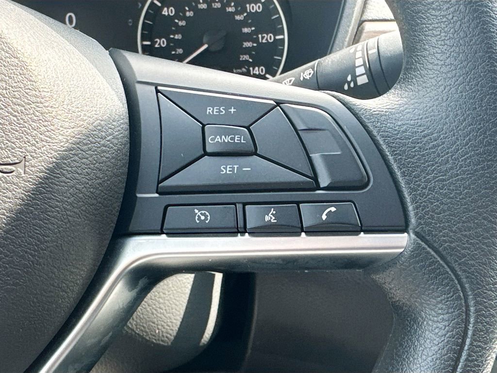 Used 2025 Nissan Altima 2.5 SV image 12