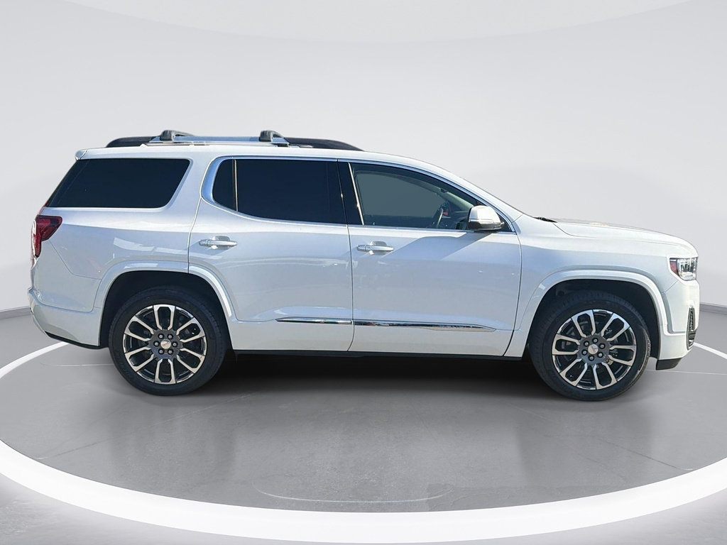 Used 2022 GMC Acadia Denali w/ Denali Ultimate Package AWD/4WD image 3