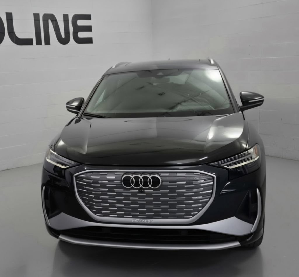 Used 2023 Audi Q4 e-tron Prestige AWD/4WD image 3