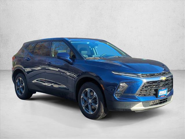 Used 2023 Chevrolet Blazer LT image 3
