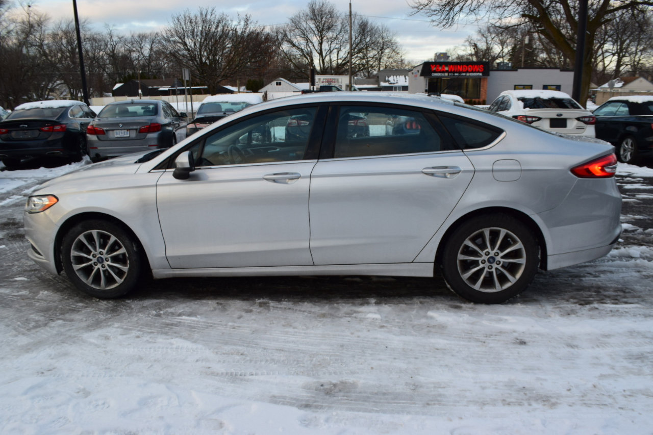 Used 2017 Ford Fusion SE image 8
