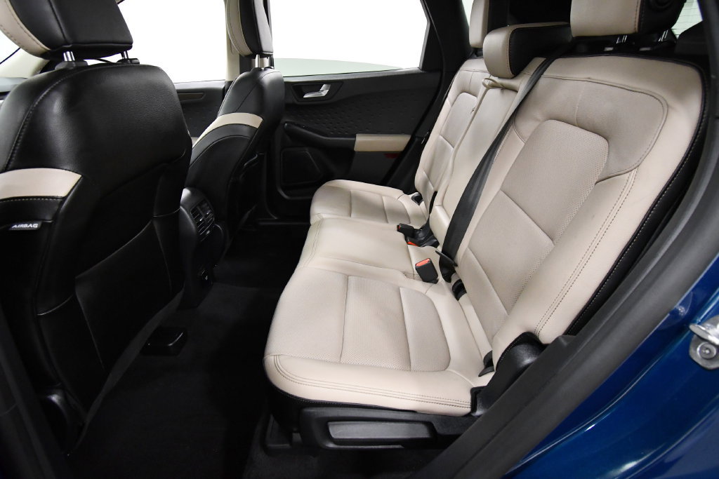 Used 2020 Ford Escape Titanium w/ Titanium Premium Package 2.0 AWD/4WD image 15