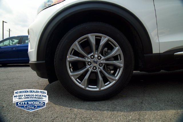 Certified 2022 Ford Explorer XLT w/ Equipment Group 202A AWD/4WD image 8