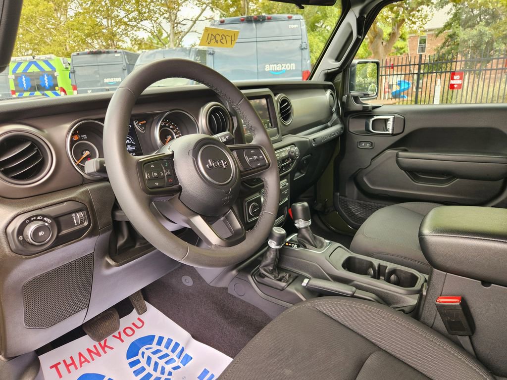 Used 2023 Jeep Wrangler Sport S image 18