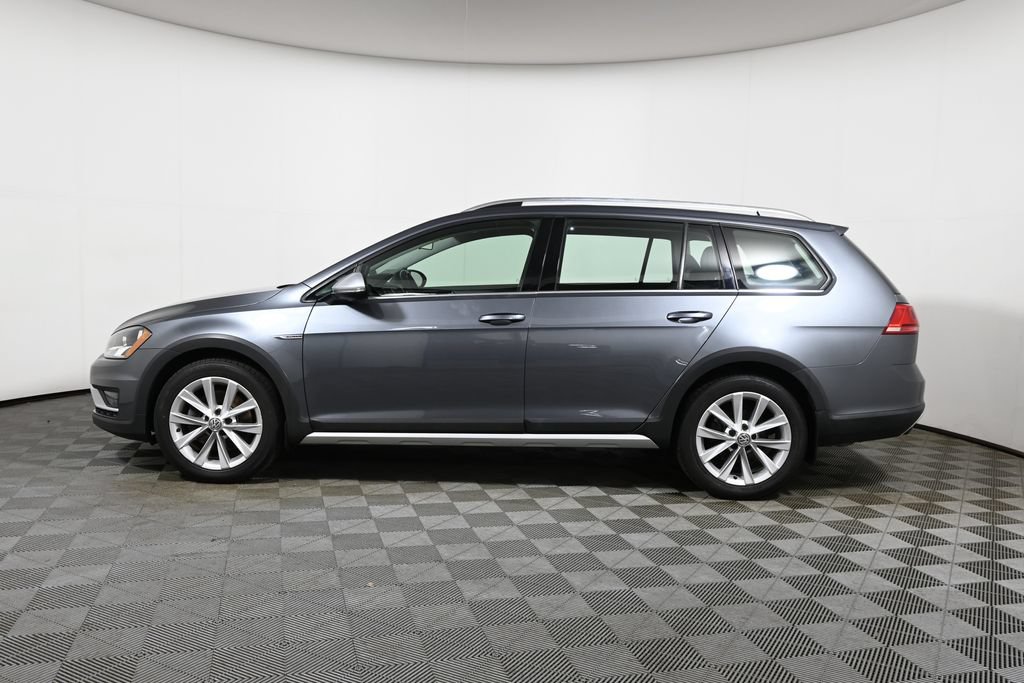 Used 2017 Volkswagen Golf Alltrack S AWD/4WD image 2