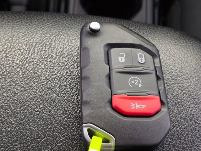 Used 2021 Jeep Gladiator Sport image 38