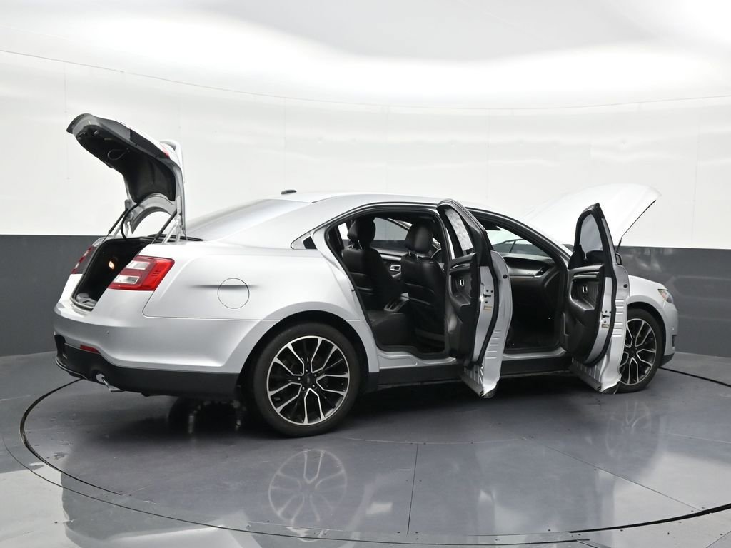 Used 2018 Ford Taurus SHO w/ Driver Assist Package image 30