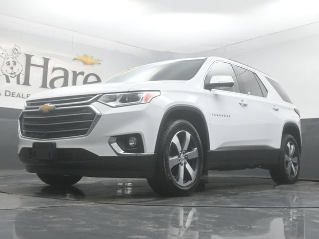Used 2021 Chevrolet Traverse LT w/ LT Premium Package AWD/4WD image 5