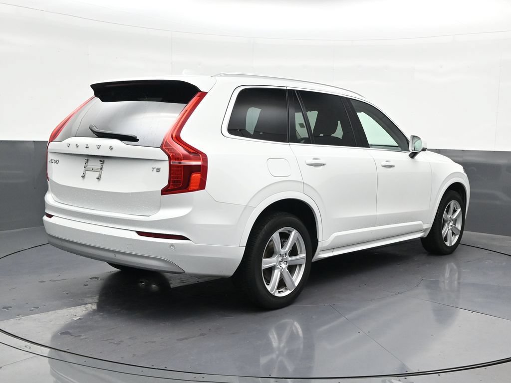 Certified 2022 Volvo XC90 T5 Momentum FWD image 5