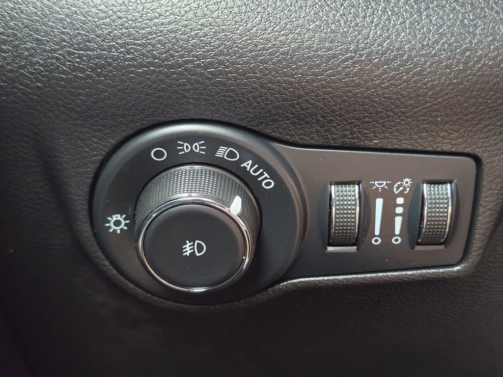 Used 2023 Jeep Compass Altitude image 30