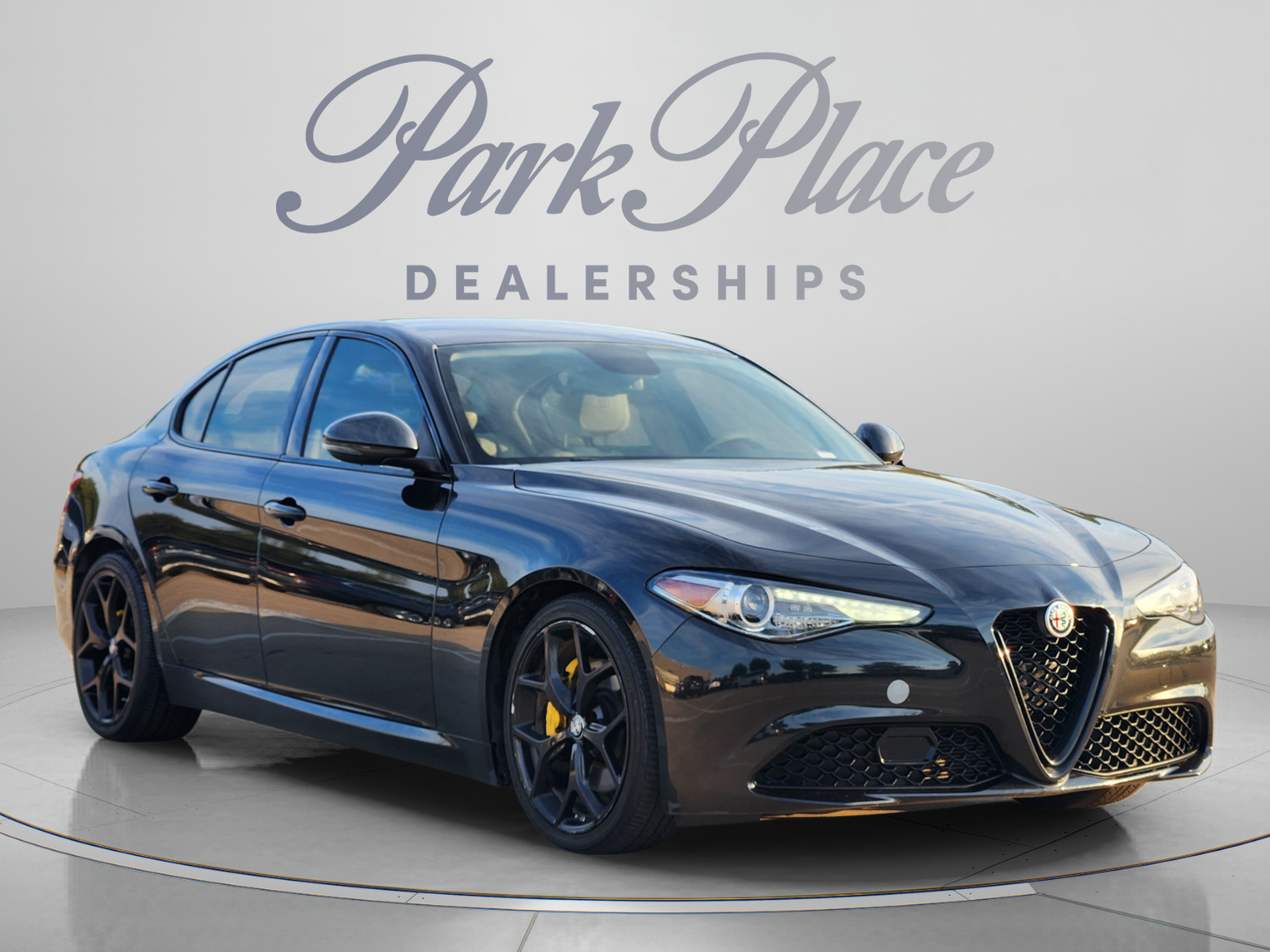 Used 2019 Alfa Romeo Giulia w/ Nero Edizione RWD image 4