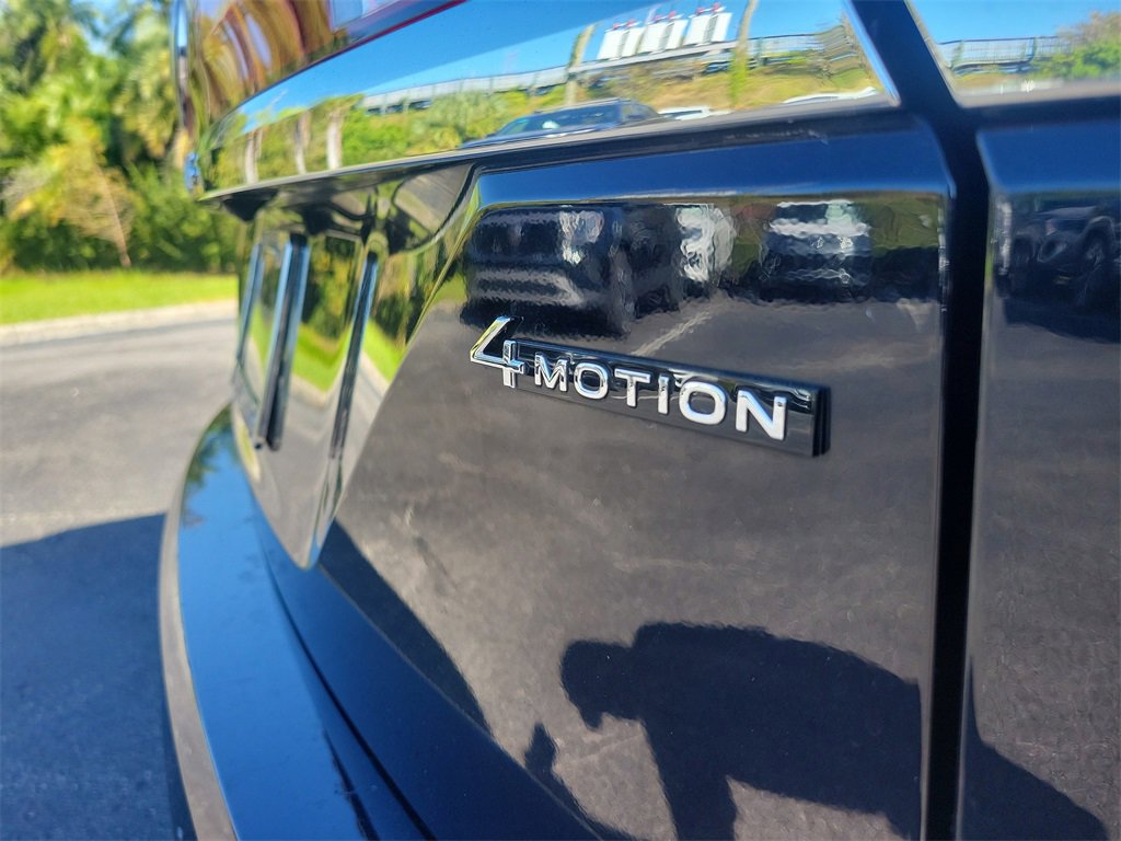 Used 2024 Volkswagen Atlas SEL Premium R-Line image 8