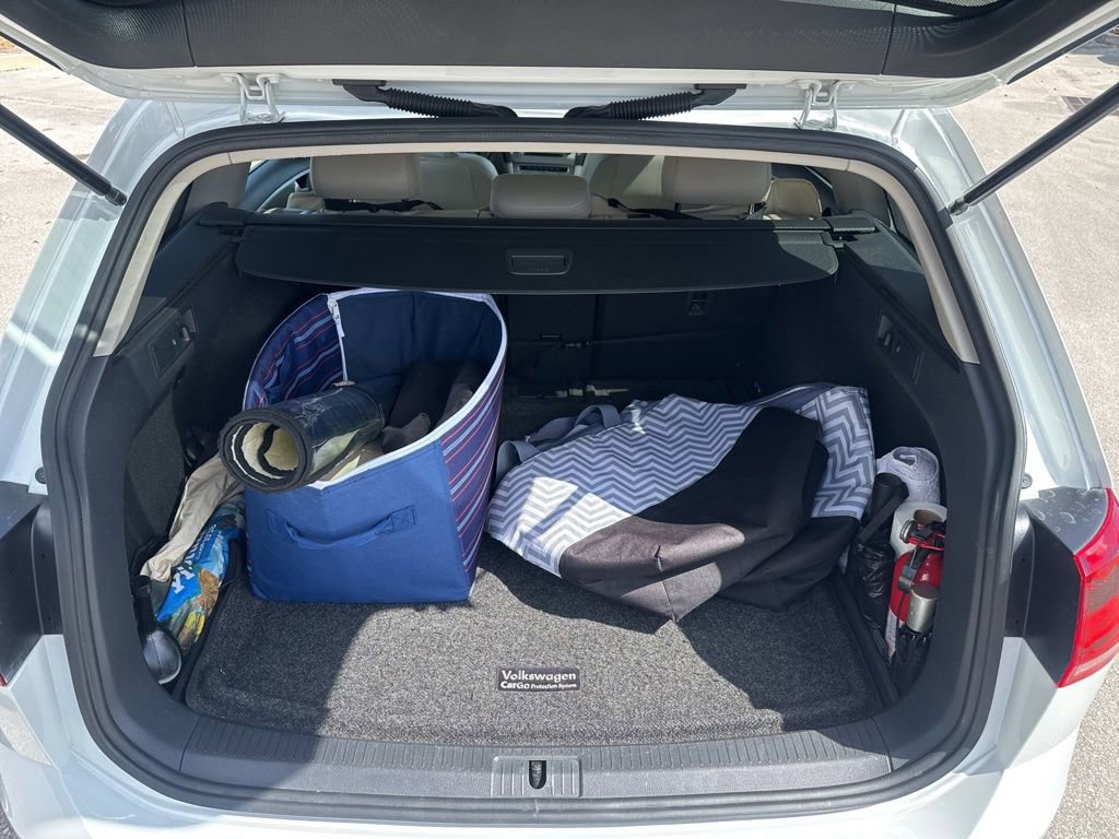 Used 2016 Volkswagen Golf SE image 21