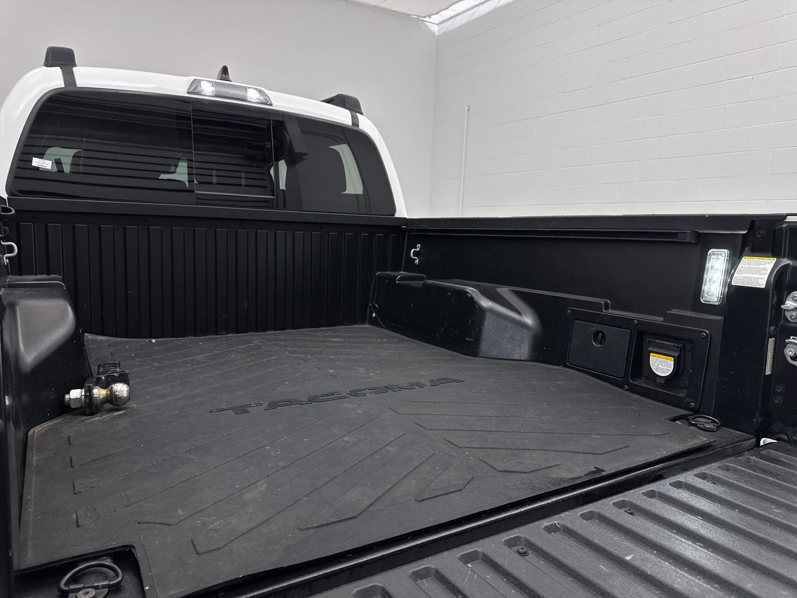 Used 2023 Toyota Tacoma TRD Pro AWD/4WD image 10