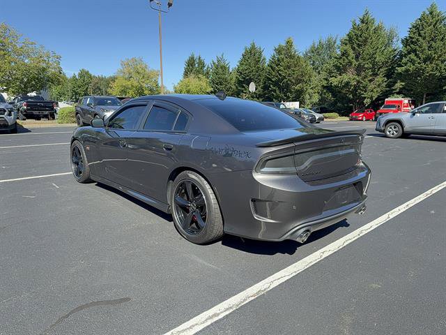 Used 2016 Dodge Charger R/T Scat Pack w/ Technology Group RWD image 3
