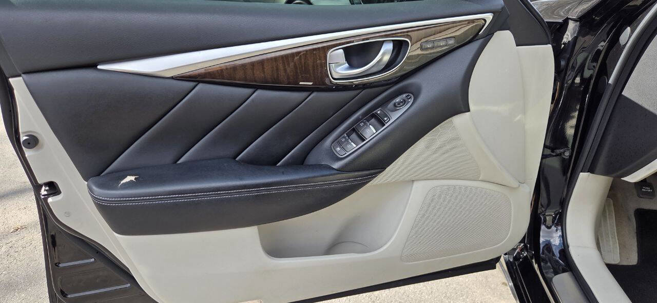 Used 2014 INFINITI Q50 Premium w/ Technology Package AWD/4WD image 14