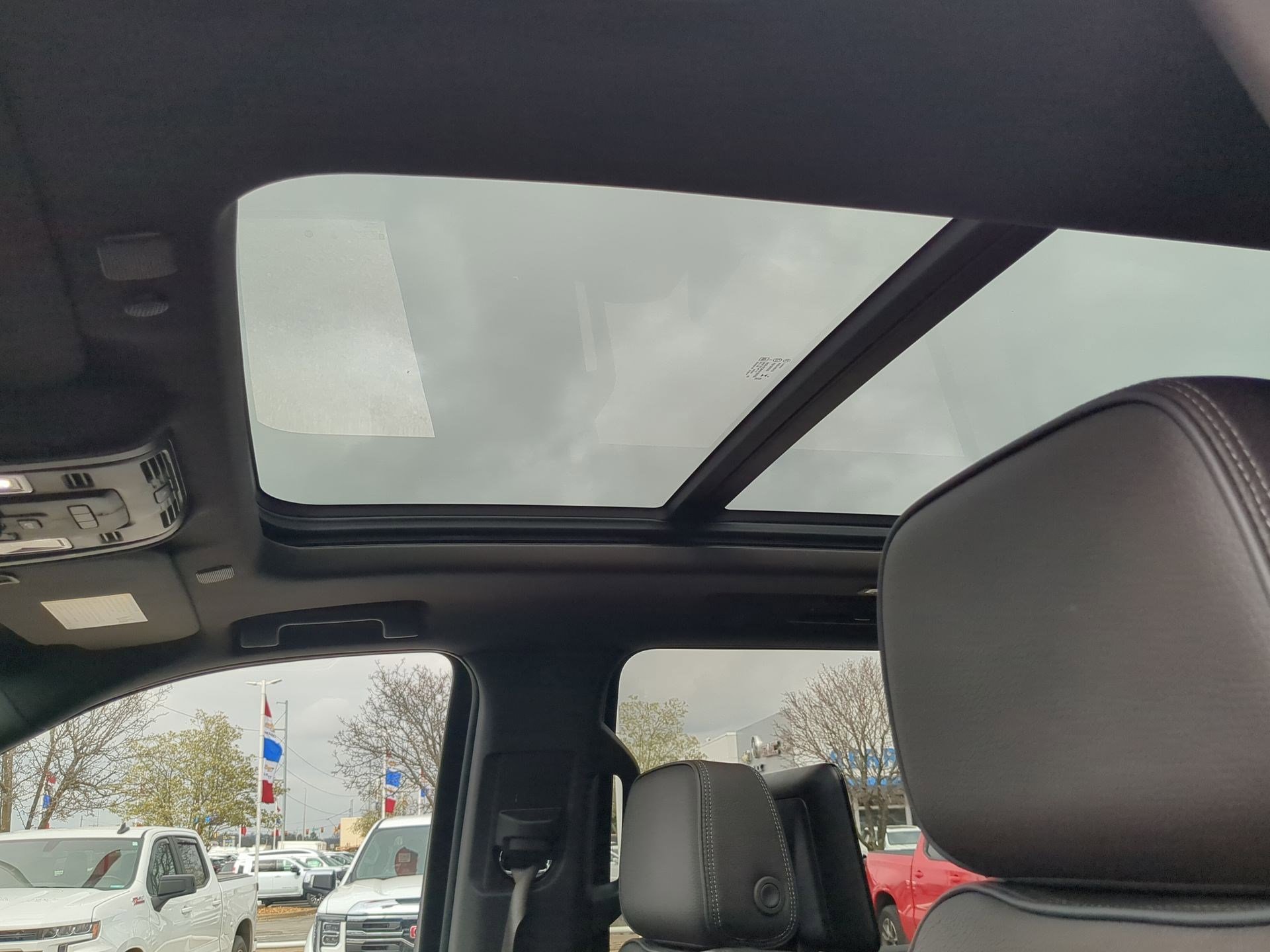 Used 2023 GMC Yukon XL Denali w/ Denali Reserve Package image 23