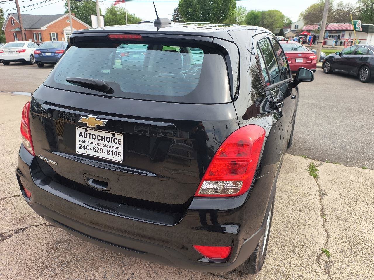 Used 2020 Chevrolet Trax LS AWD/4WD image 16