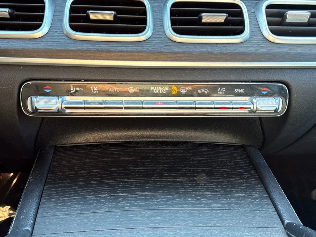 Used 2022 Mercedes-Benz GLE 350 GLE 350 w/ 3rd Row Seat Package image 17