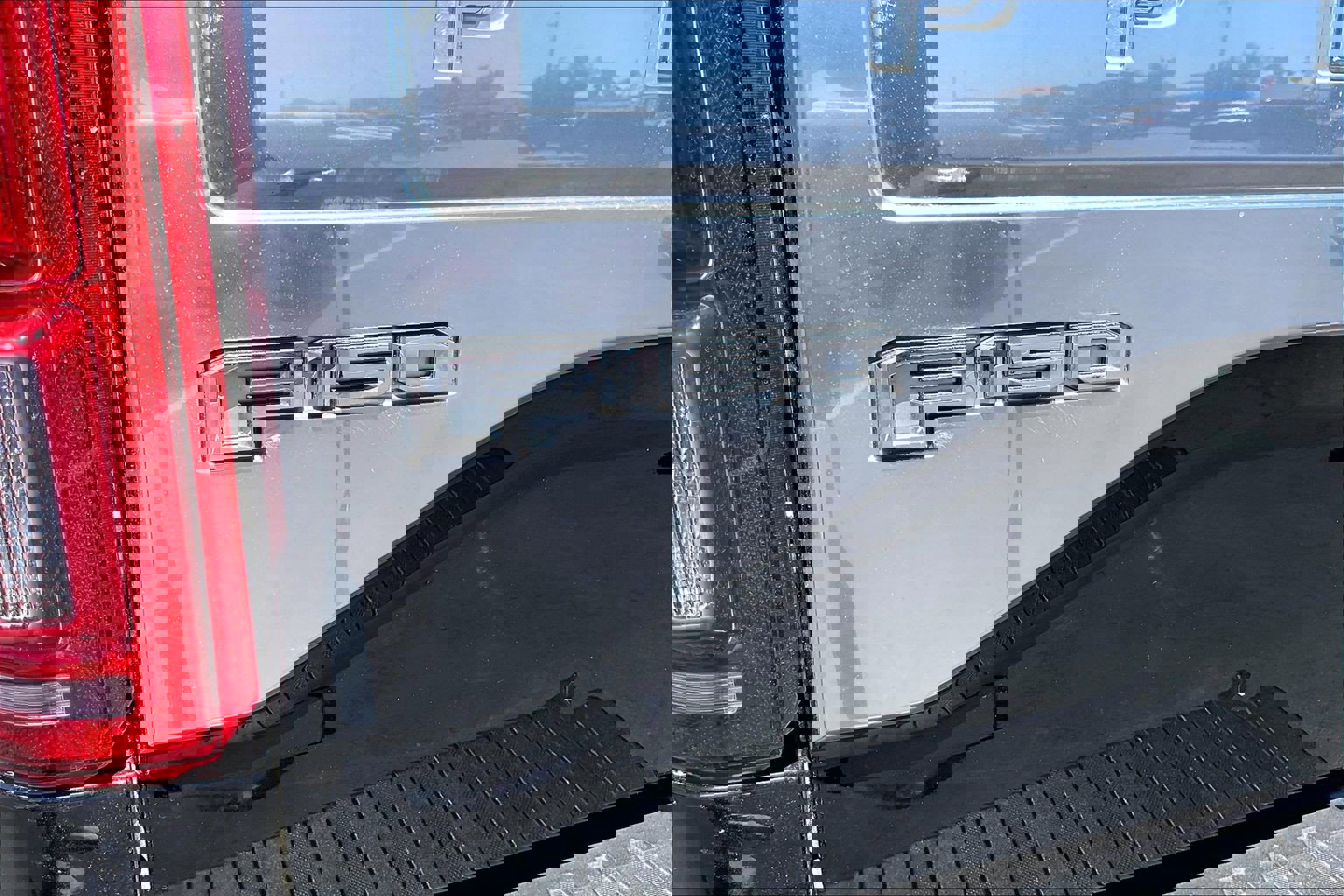 Used 2017 Ford F150 Platinum w/ Equipment Group 701A Luxury AWD/4WD image 29