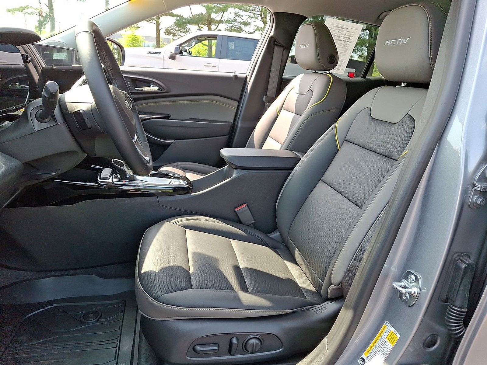 New 2026 Chevrolet Trax ACTIV w/ Driver Confidence Package FWD image 14