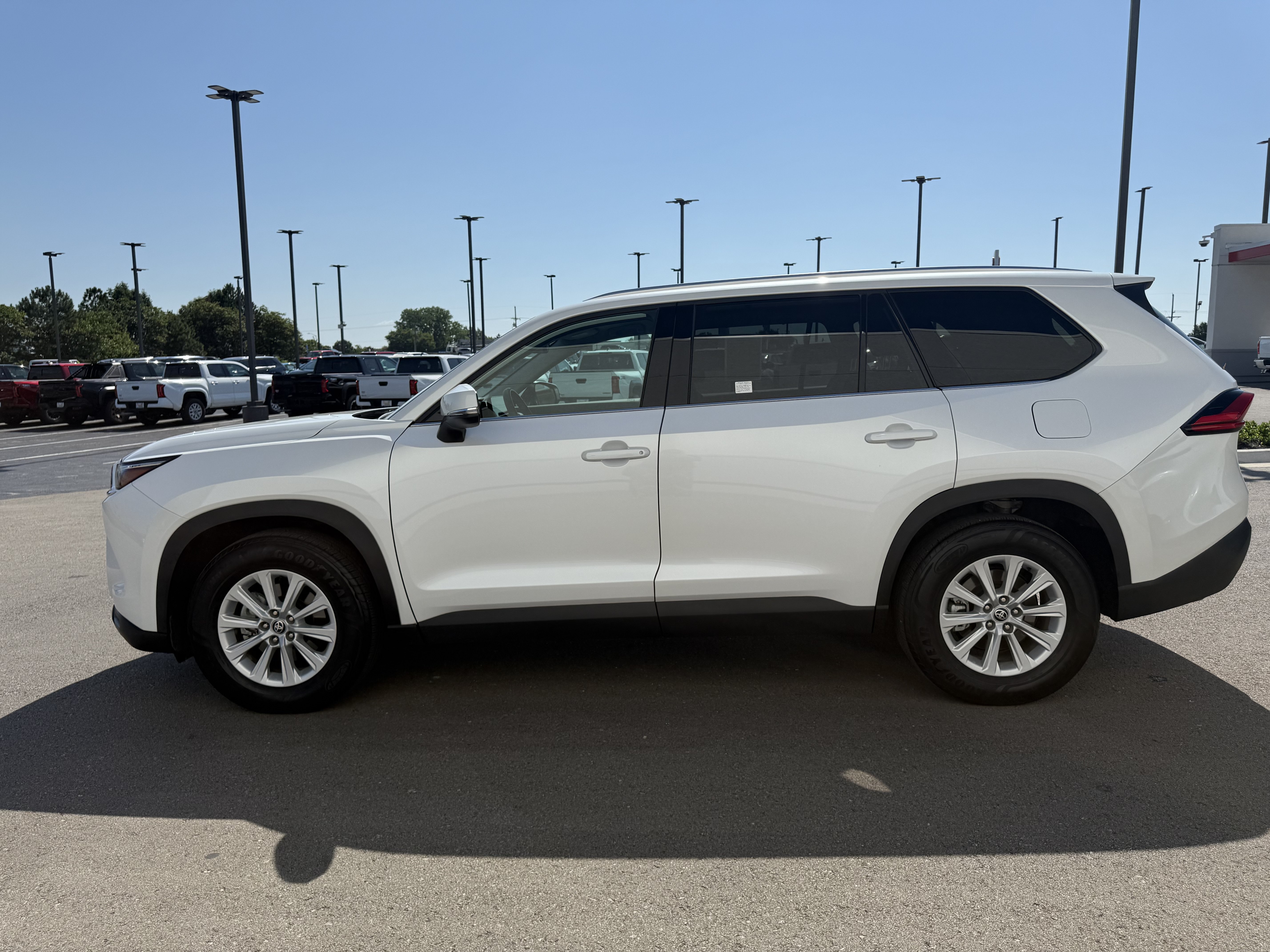Certified 2024 Toyota Grand Highlander AWD image 17