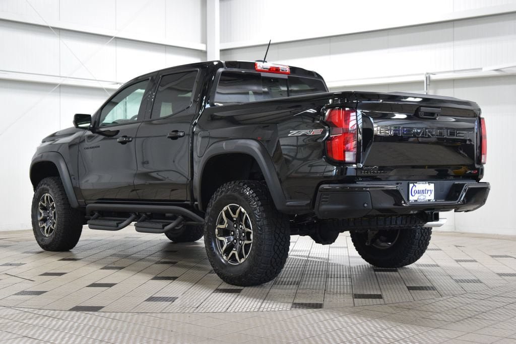 New 2026 Chevrolet Colorado ZR2 w/ Technology Package AWD/4WD image 6