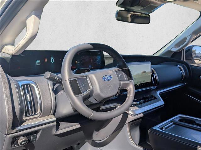 New 2026 Ford Expedition Platinum w/ Driver's Package AWD/4WD image 3