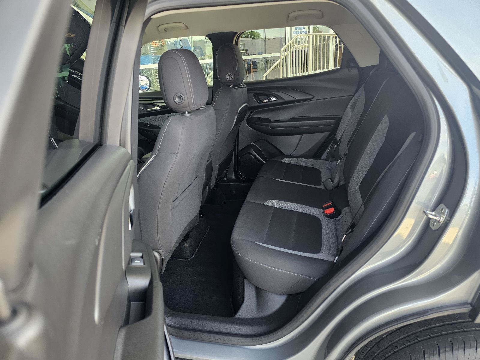 Used 2025 Chevrolet TrailBlazer LT FWD image 16