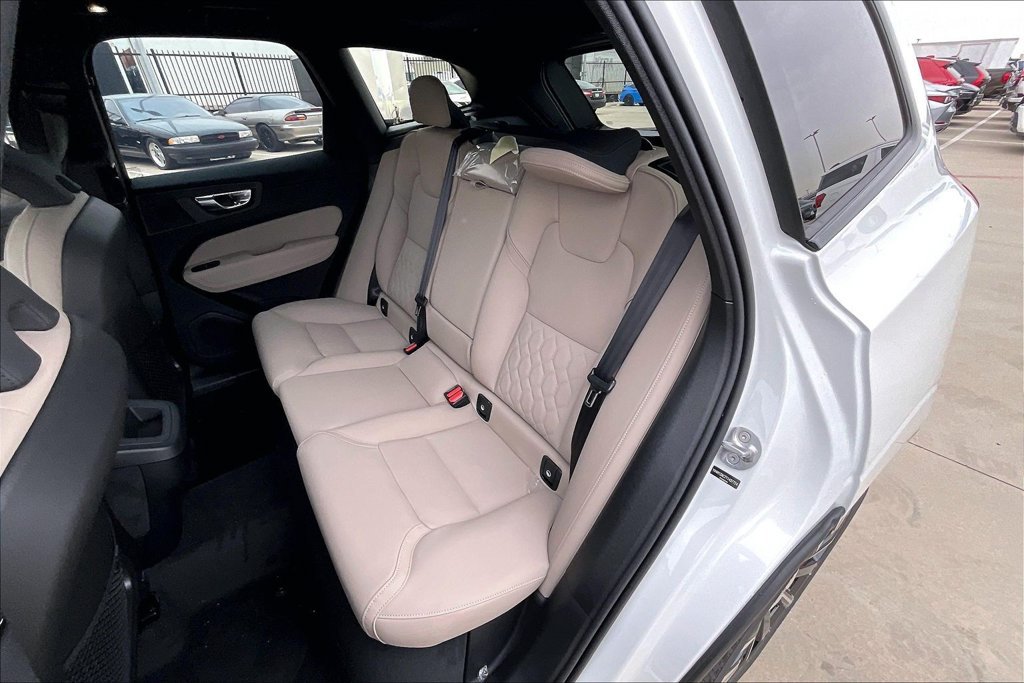 New 2026 Volvo XC60 B5 Plus w/ Protection Package Premier AWD/4WD image 25