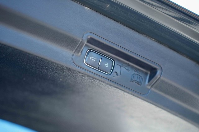 Used 2022 Ford Explorer ST-Line image 14