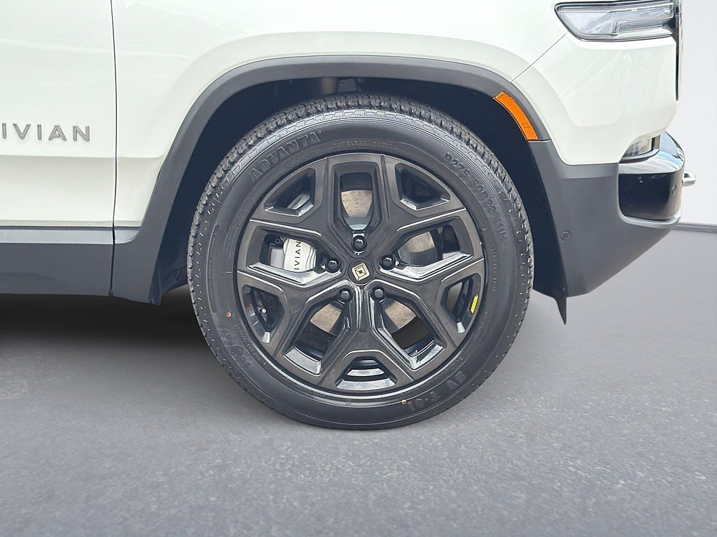 Used 2025 Rivian R1S Adventure AWD/4WD image 36