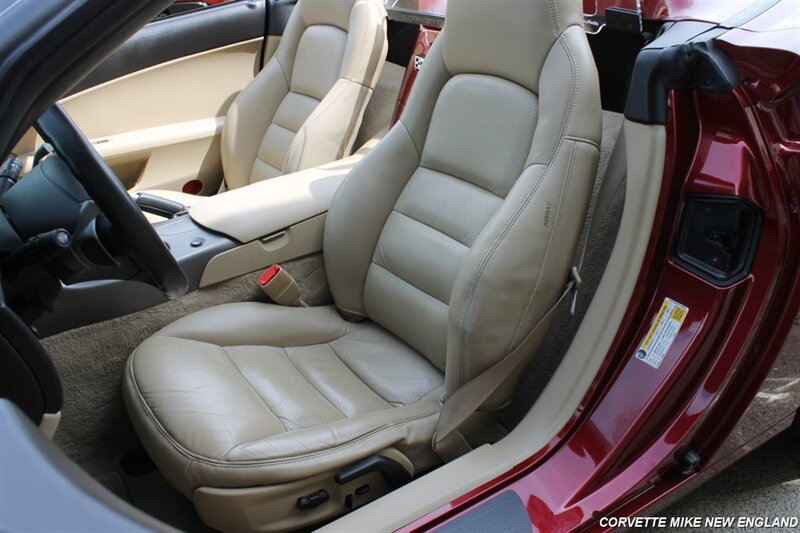 Used 2007 Chevrolet Corvette Convertible w/ Preferred Equipment Group RWD image 39