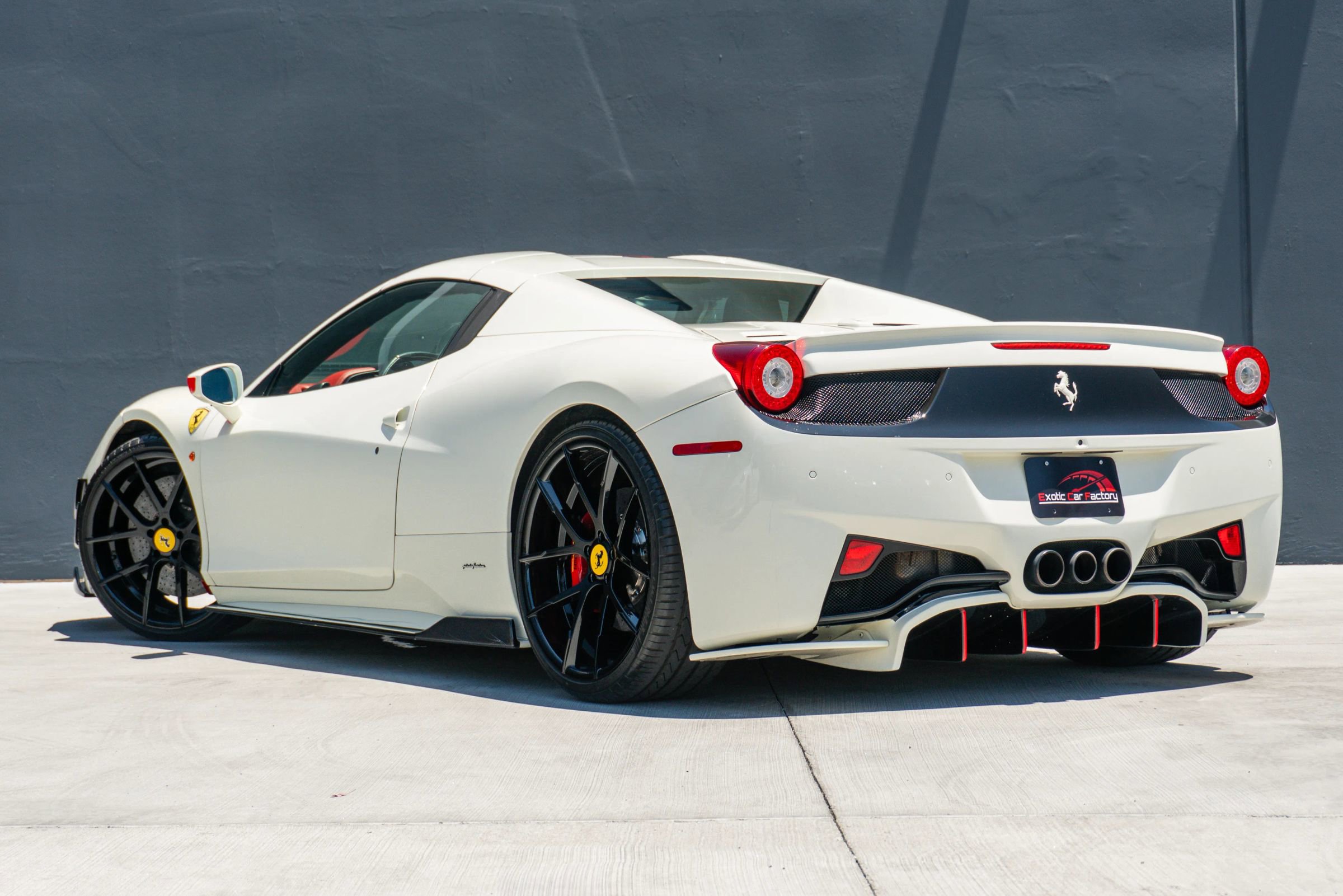 Used 2014 Ferrari 458 Spider RWD image 11
