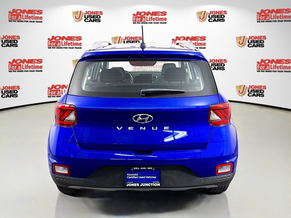 Certified 2024 Hyundai Venue SEL FWD image 16