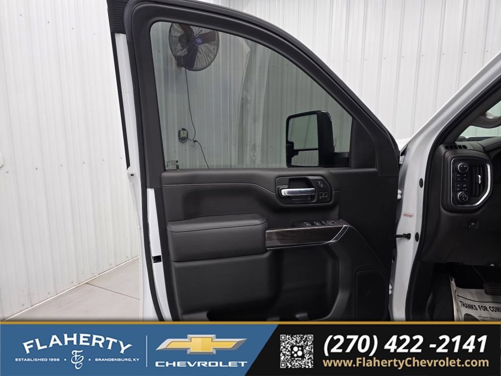 Used 2022 Chevrolet Silverado 2500 LTZ AWD/4WD image 8